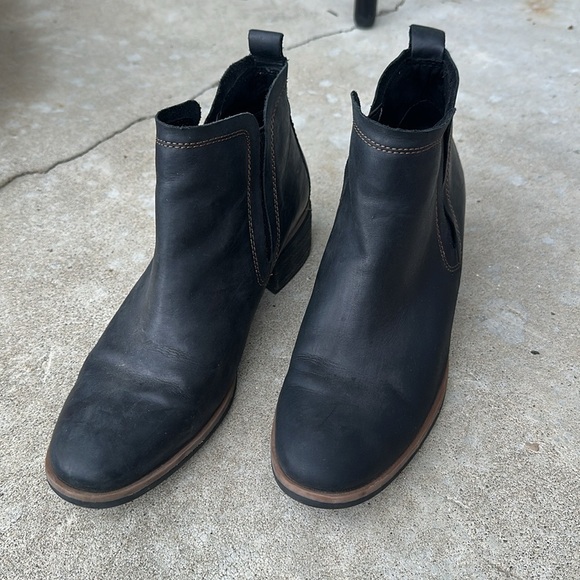 Korks Black Leather Booties size 9 women’s - Picture 2 of 6